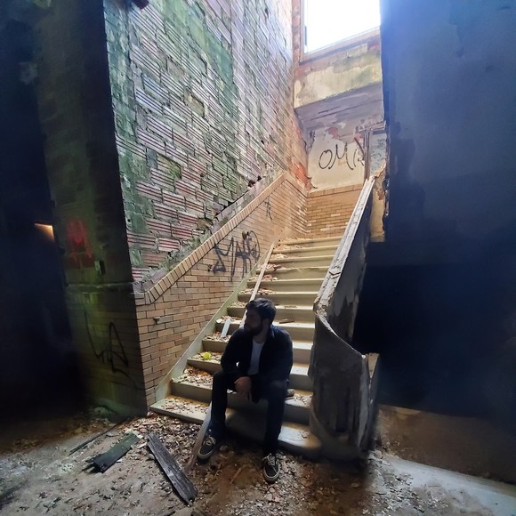 Meet your Posher, Alex - Picture 1 of 1